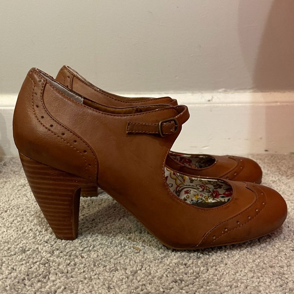 Vintage Brown Heel